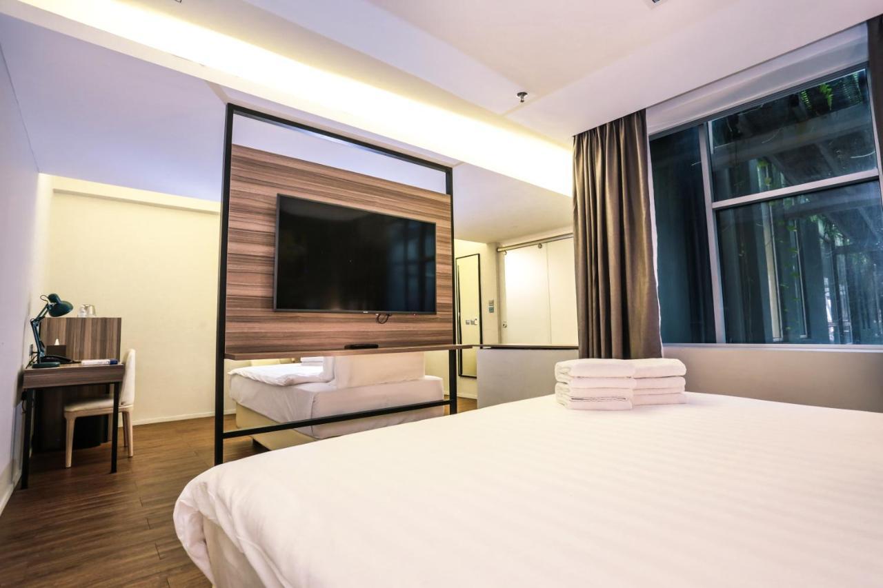 Days Hotel & Suites By Wyndham Fraser Business Park Kl Kuala Lumpur Extérieur photo